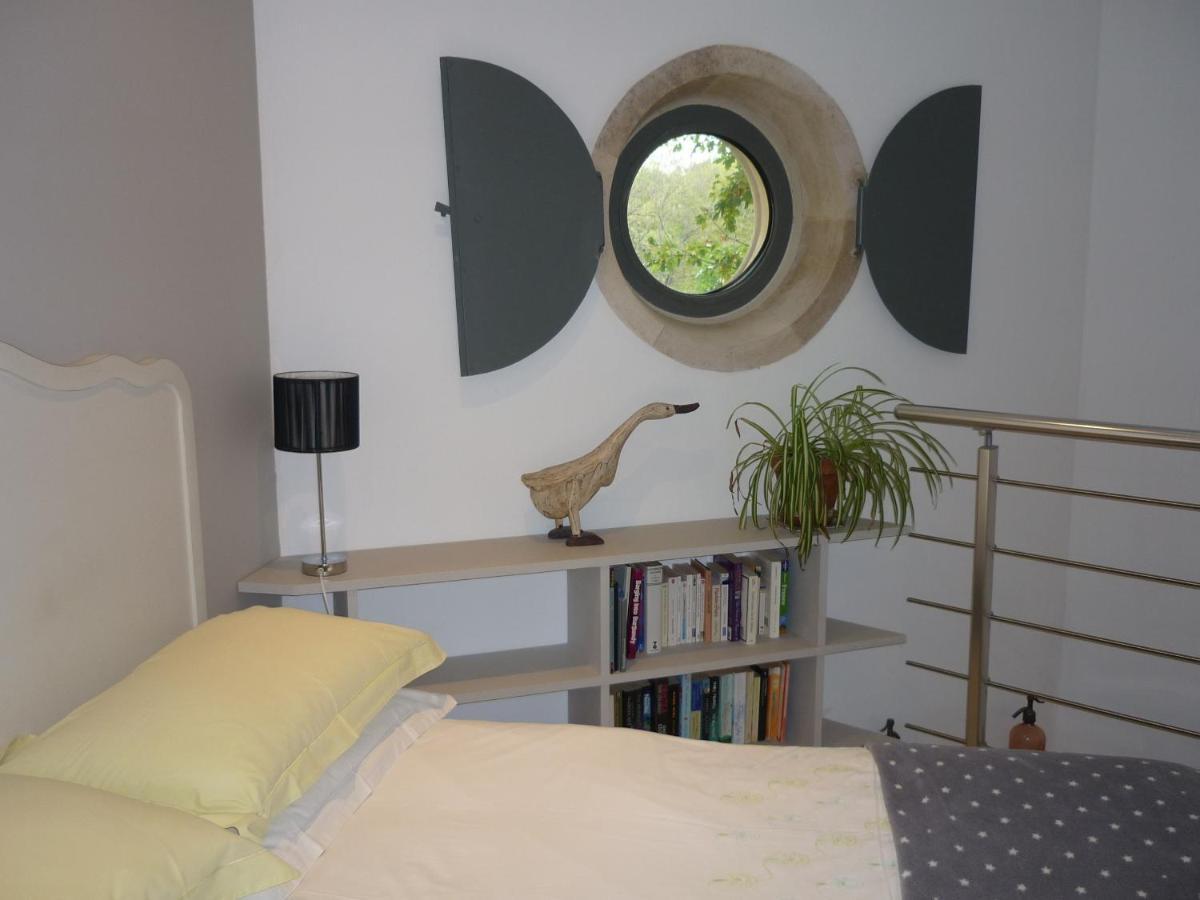 Hexagonal Tower For 2 With Shared Pool Villa ซีมูร์-ออง-โอซัวร์ ภายนอก รูปภาพ
